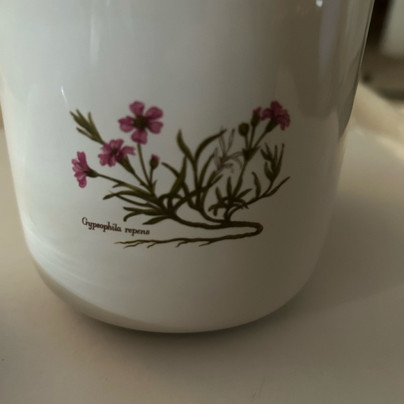 Beautiful flower decorated bathroom ceramic or possibly porcelain container. - Picture 6 of 7